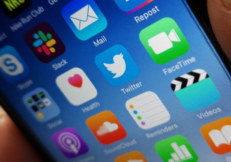 Призовават най-големите рекламодатели да се оттеглят от Twitter