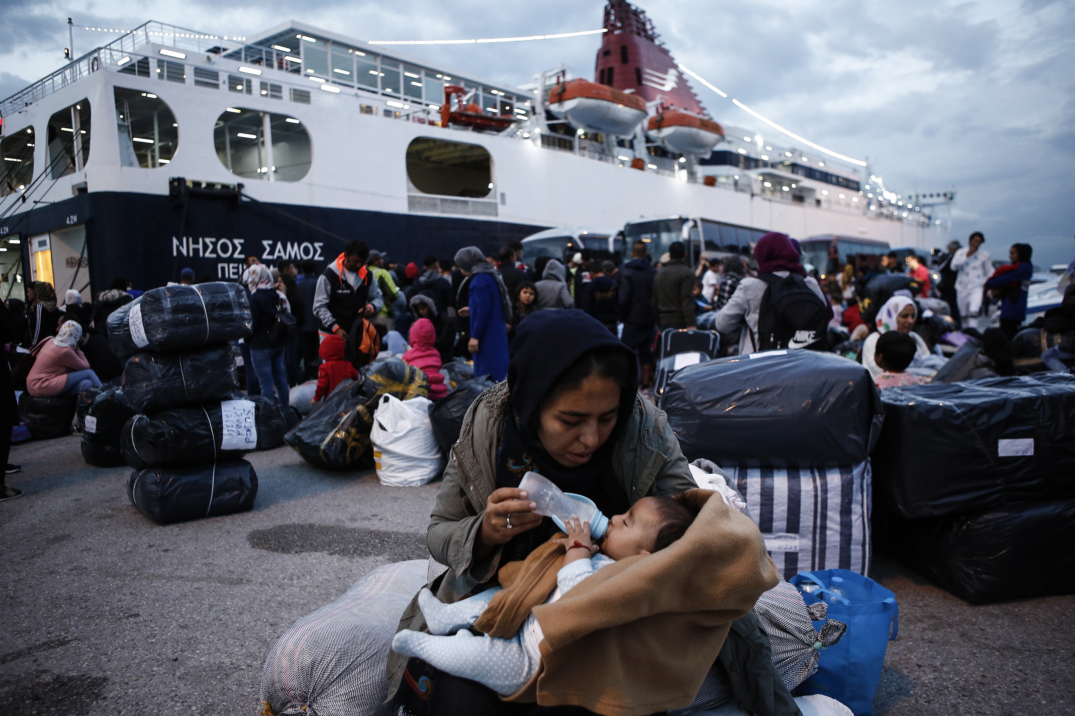 Ердоган отново заплаши да пусне сирийските бежанци към Европа