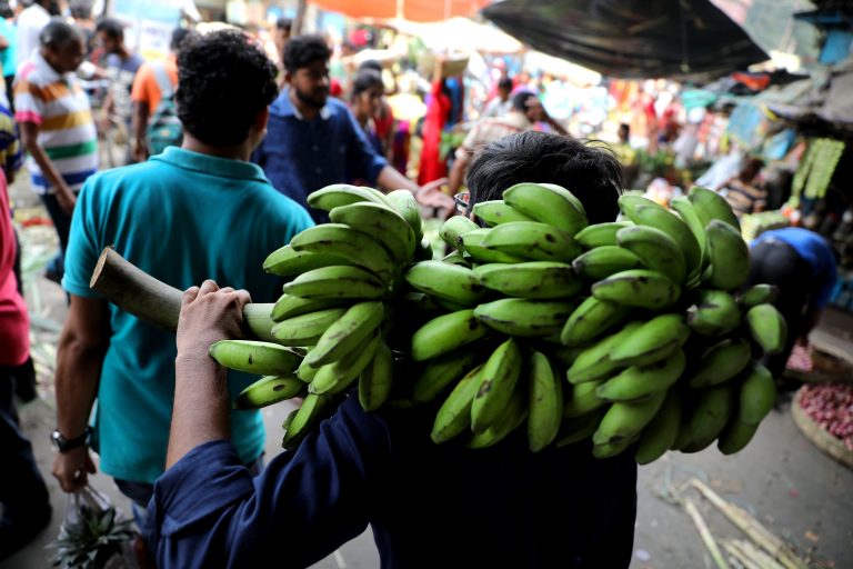 банани, фестивал, Колката, покупателна сила
