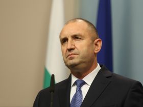 Властта завива външно-политически, използвайки неясни стопански аргументи