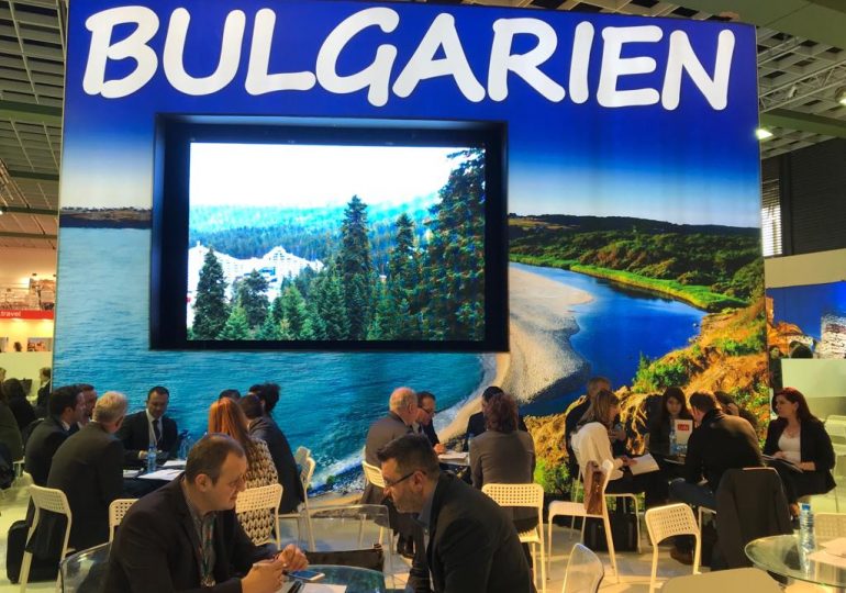 Близо 80% по-малко чужди туристи са посетили България през ноември