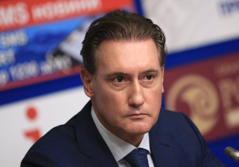 Домусчиеви продават Нова - Икономически живот