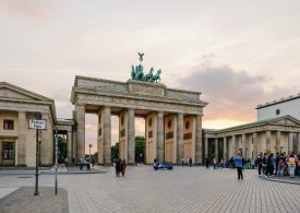 Германската икономика излиза от рецесията за две години,  смятат от Бундесбанк