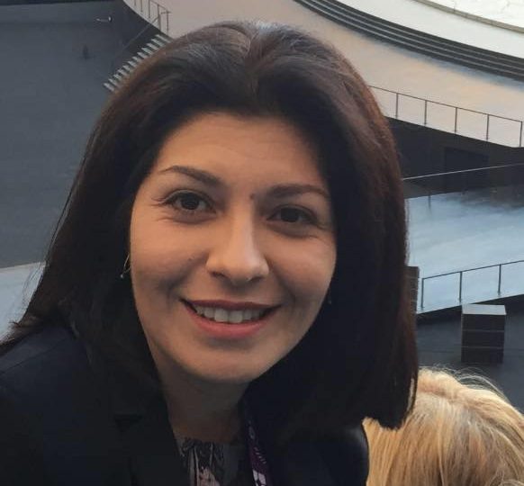 Шефът на правителствения пресцентър Севделина Арнаудова подаде оставка ...