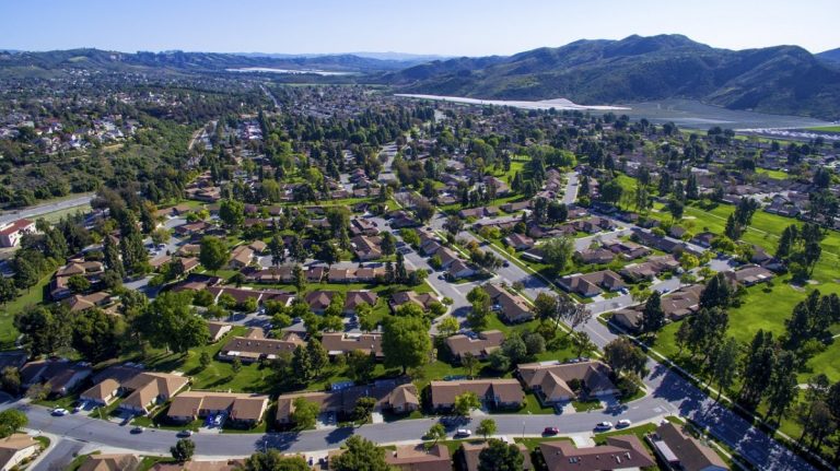 град, селище