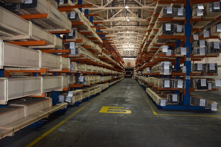 алуминий, метали, склад