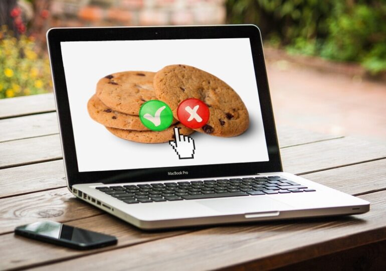 Какво означават тези досадни изскачащи прозорци с „cookies“ и как да се справим с тях