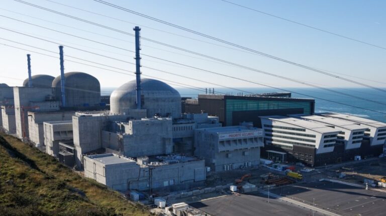 аец франция