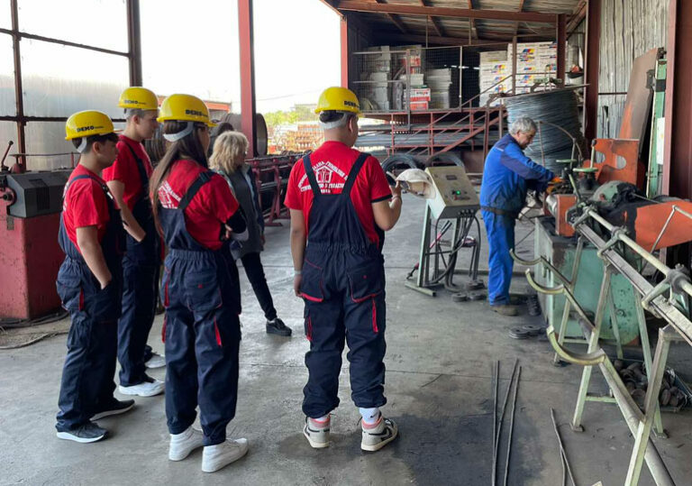 стаж ученици