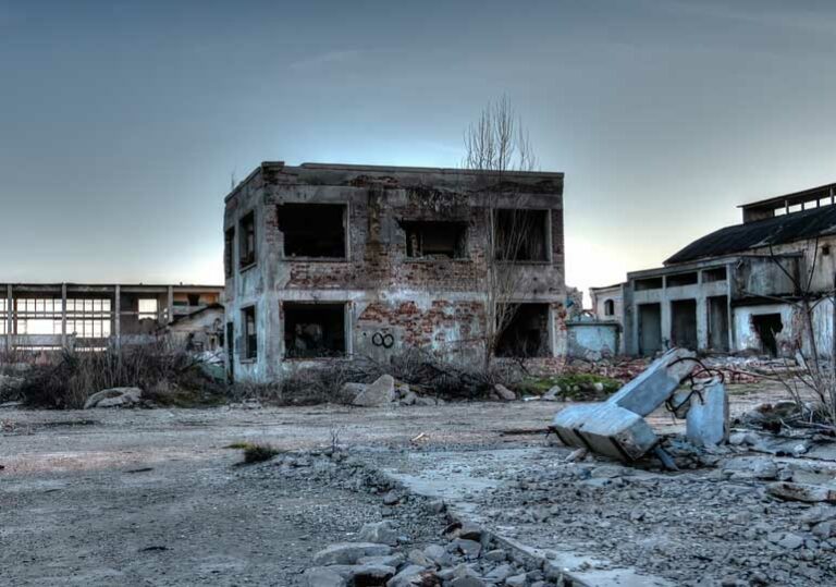 конфликт, разрушения