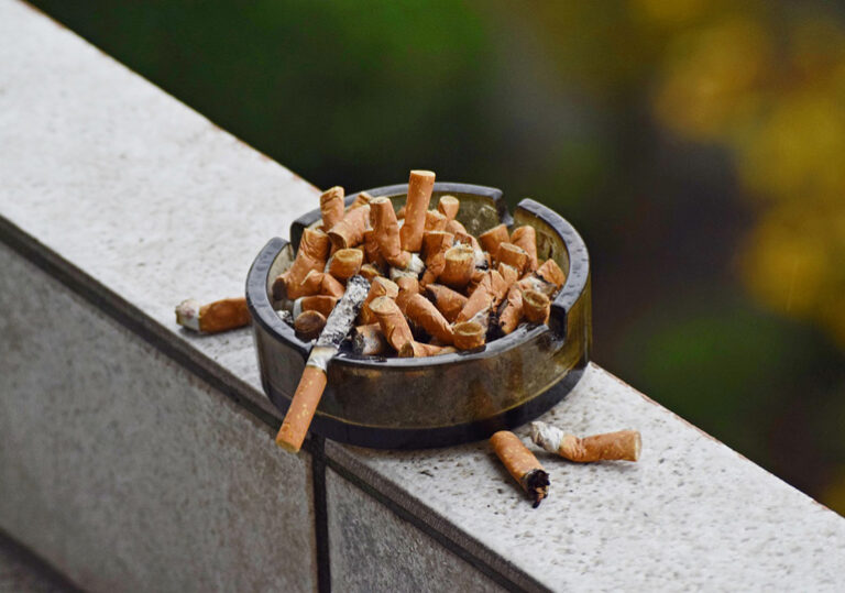 пепелник цигари