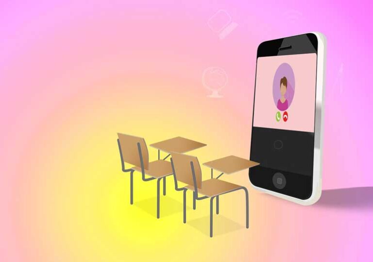 училище смартфон ученици дигитално телефони